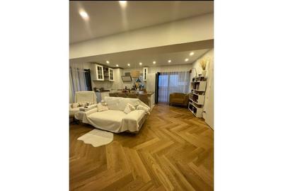 REA1023158 Apartament 4 camere de vanzare - 10