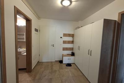 Apartament cu 2 camere decomandat, mobilat în Tractorul - 9