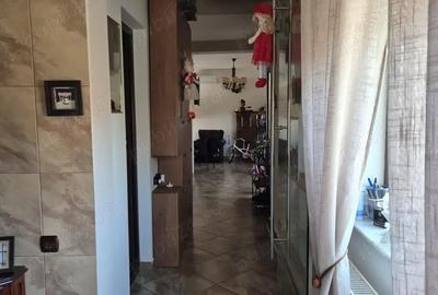 Casă cu 5 camere în Palazu Mare - 10