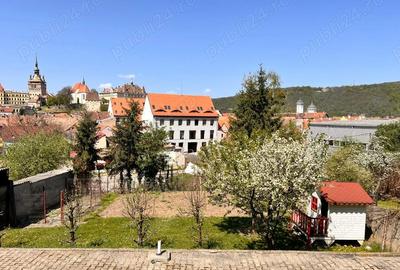 Casă cu 5 camere în Central - 1