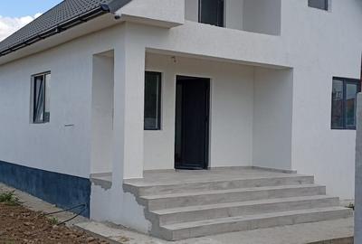 Vindem Casa P+M in Lumina - 1