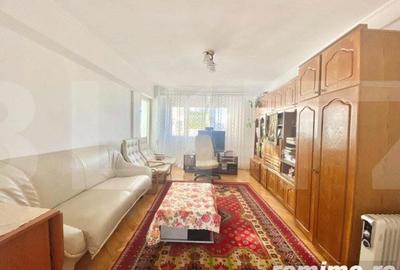 Apartament cu 3 camere decomandat în Cantemir