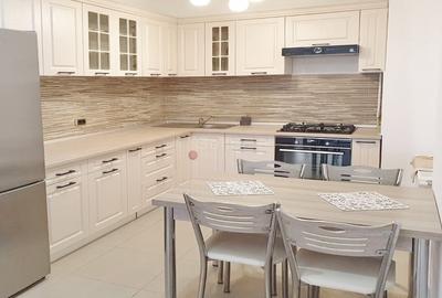 Apartament cu 2 camere decomandat, mobilat în Tractorul - 2