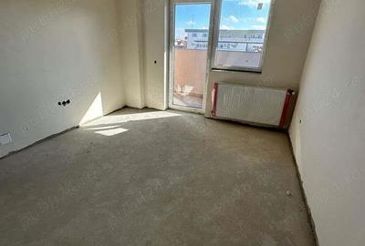 Apartament cu 3 camere semidecomandat în Central - 3