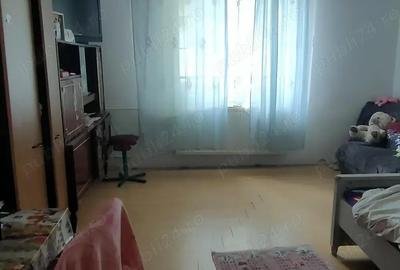 Casă cu 6 camere în Central - 1