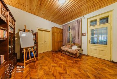 Casă cu 5 camere cu Teren 411 Mp în Central