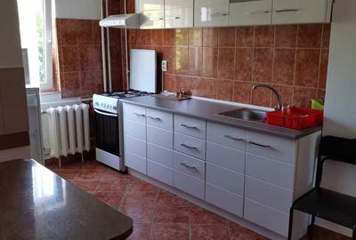 Apartament cu 2 camere decomandat în Exterior Vest