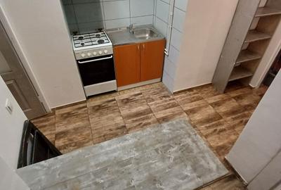 Garsonieră decomandată în Central - 2