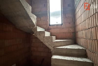 Duplex cu 5 camere cu Canalizare în Dumbrăvița - 5