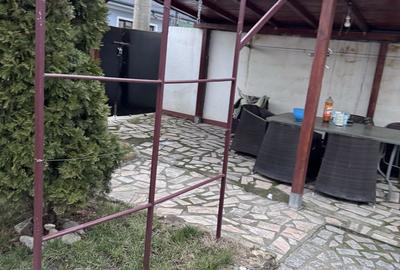 Casă cu 4 camere în Galați - 1