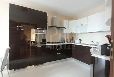 Casă individuală cu 4 camere cu Canalizare în Central - 2