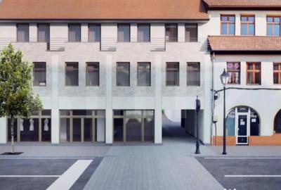 Casă cu 7 camere cu Teren 100 Mp în Central - 1