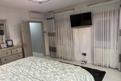 Casă cu 5 camere cu Canalizare în Moșilor