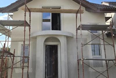 Casă cu 4 camere în Covaci