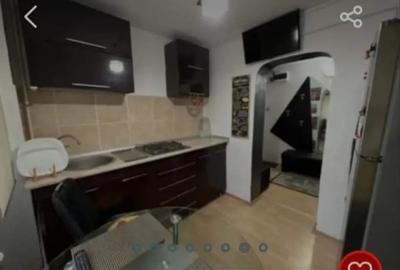 Inchiriez apartament cu 2 camere situat in Micro V langa piata. Liber din 17 ianuarie.Pret 1500 ron. - 4