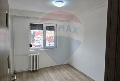Apartament cu 3 camere de vanzare, strada Pictor Aman - 3