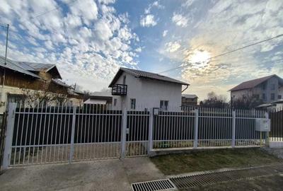 Casă cu 3 camere în Scorțeni - 1