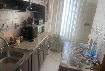 Apartament 2 camere , cartier Sud , et 2/4 ,decomandat , imb - 9
