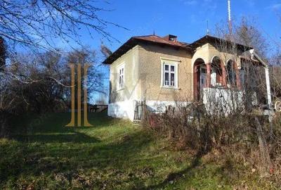Vanzare Casa Batraneasca + Teren 3000mp - Glodeni Dambovita. - 3