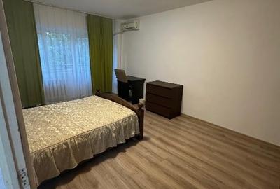 PROPRIETAR - Garsonieră decomandată 2/8 Militari, Teatrul Masca 41mp (cu balcon) - 2