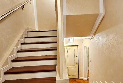 Apartament 4camere duplex,etaj1-2, 2 balcoane,boxa,loc parcare,Central - 1