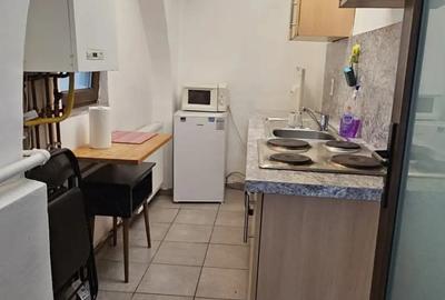 Garsonieră decomandată în Central - 7