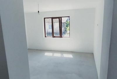 Casă cu 6 camere cu Teren 2135 Mp în Ilteu - 7