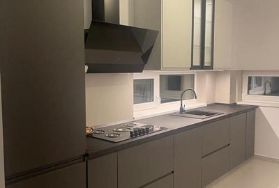 Casă cu 4 camere în Săbăreni