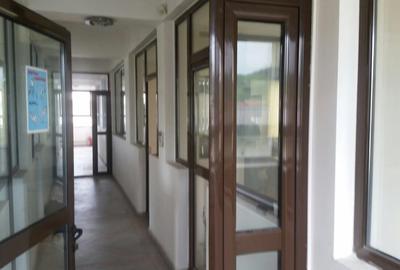 Birou, de 12 mp, în Budești - 2