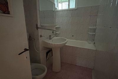 Apartament cu 3 camere decomandat în Central - 1
