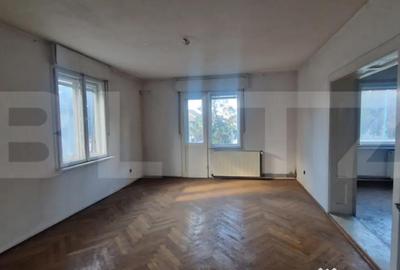 Casă cu 6 camere cu Canalizare în Aurel Vlaicu