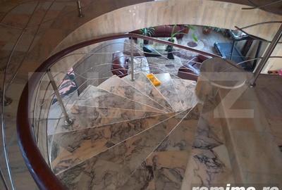 Casă cu 8 camere cu Teren 3500 Mp în Central - 14