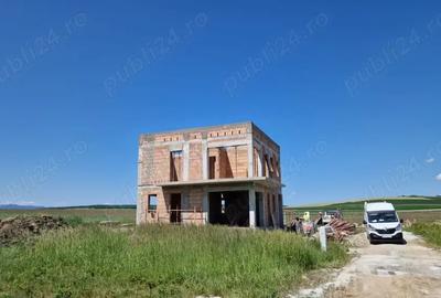 Casa de vanzare- Investe?te in lini?te ?i priveli?te! Casa moderna cu acces dublu, ?ura Mica. - 2