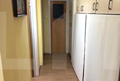 Apartament cu 5 camere semidecomandat în Aurel Vlaicu