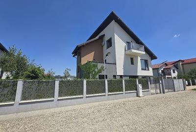 Casă individuală cu 7 camere în Central
