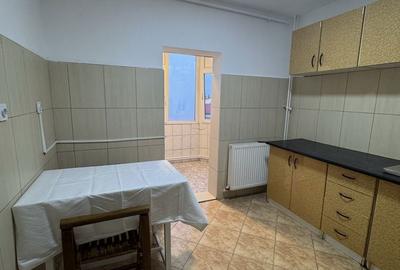 Apartament cu 3 camere decomandat în Inel II - 2
