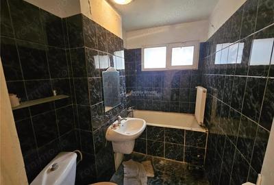 Apartament cu 2 camere semidecomandat în Micro I - 4