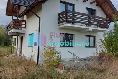 Casă cu 4 camere cu Teren 8450 Mp în Central - 15