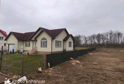 Casă cu 4 camere cu Teren 3000 Mp în Central - 19