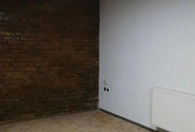 Spațiu comercial, de 25 mp, în Central - 3