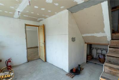 Casa cu spatiu comercial recomandat: locuinta si afacere:Cen - 4