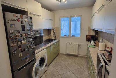 Apartament cu 3 camere decomandat în Titan - 15