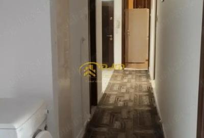 Apartament cu 3 camere decomandat în Hala Centrală