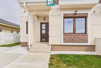 Duplex cu 5 camere cu Canalizare în Moșnița Nouă - 1