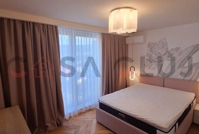 Apartament cu 3 camere semidecomandat, mobilat în Bună Ziua