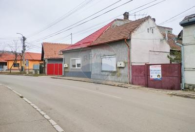 Casă individuală cu 3 camere în Central