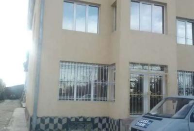 Inchiriez spa?ii industriale;atelier,hale de produc?ie,birouri;1200mp. - 1