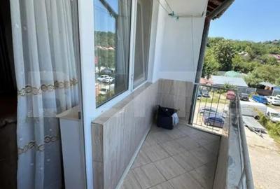 Apartament cu 3 camere semidecomandat, mobilat în Central - 9