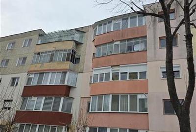 Apartament cu 2 camere decomandat, mobilat în 13 Decembrie - 13