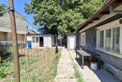 Piata Amzacea-Teren 375 mp (deschidere 14.86 ml )  + casa demolabila - 7